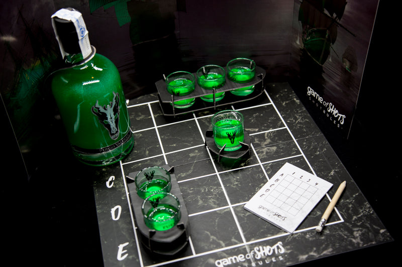 GAME OF SHOTS: Pack Juego + Botella + 12 vasos oficiales - FUEGO VALYRIO